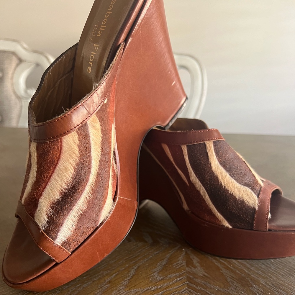 Isabella Fiore Brown & Cream Zebra-Print Leather Wedge Sandals